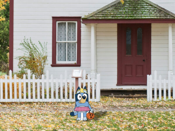 Bluey Halloween lawn sign